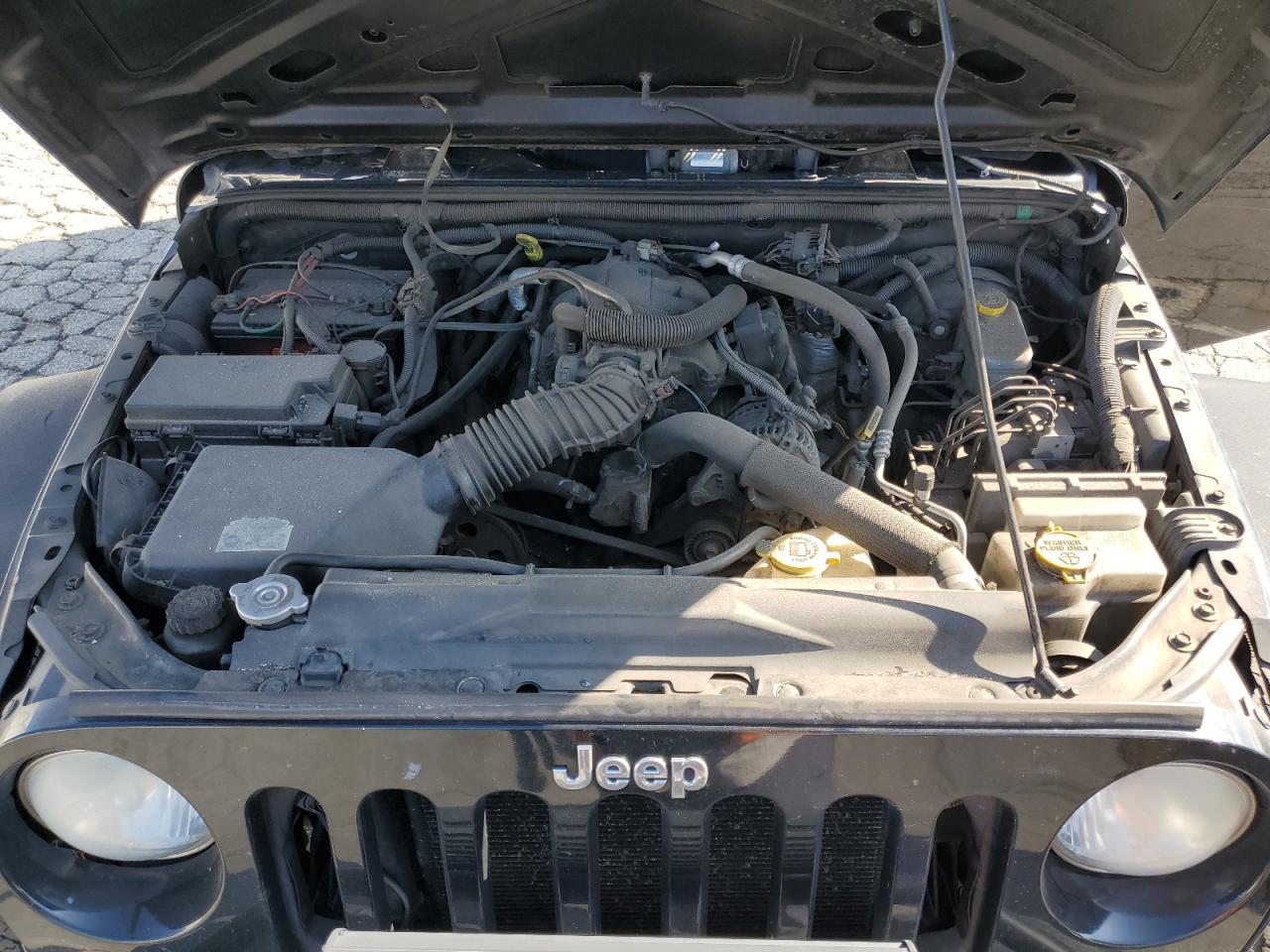 2010 Jeep Wrangler - Image 12
