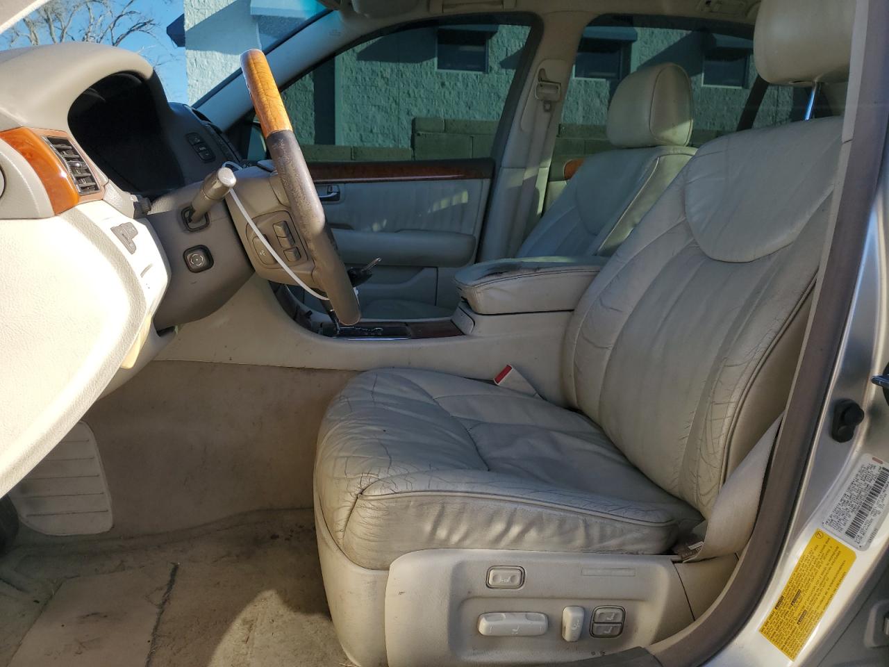 2001 Lexus LS - Image 7