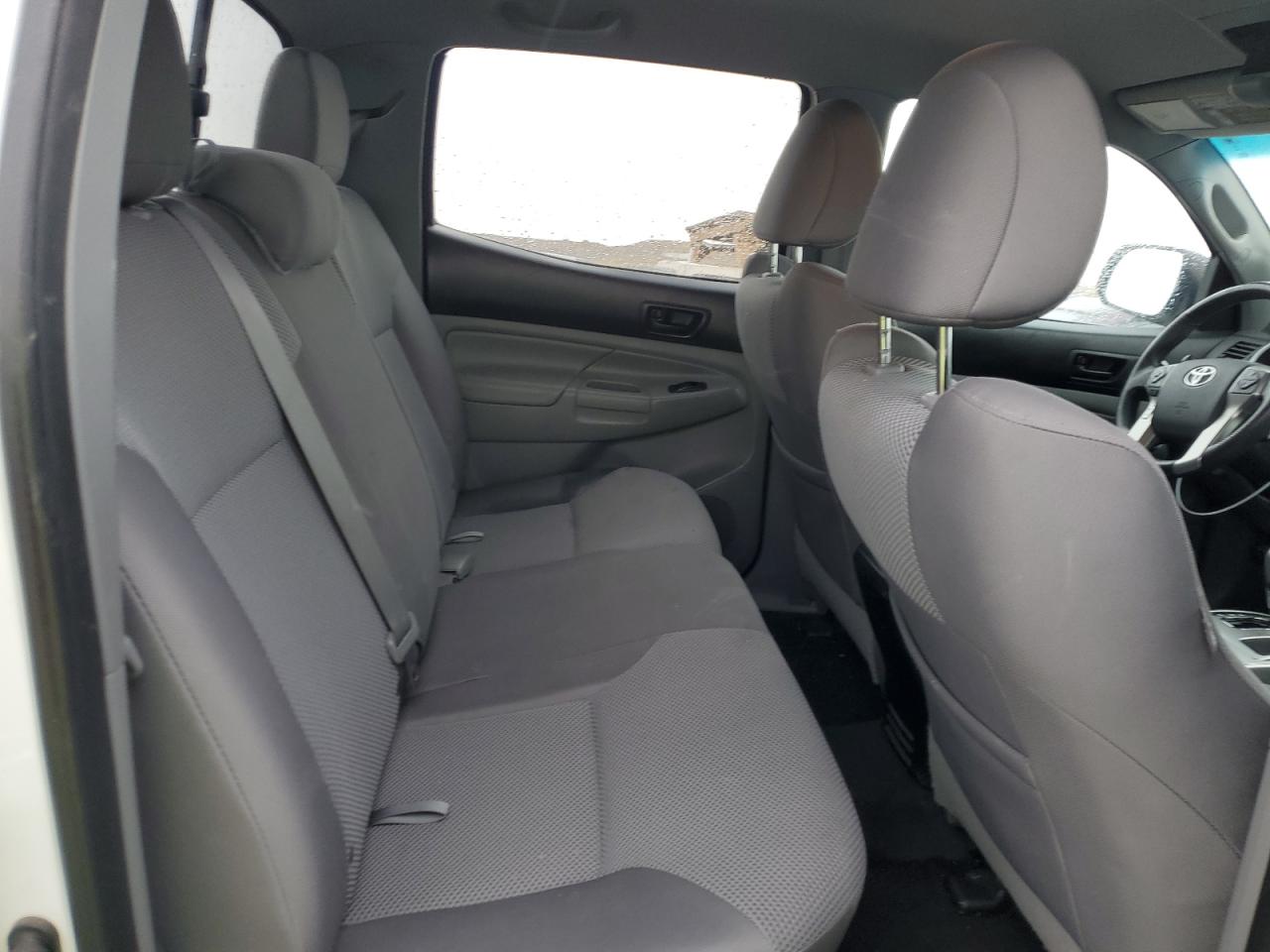 2015 Toyota Tacoma - Image 10