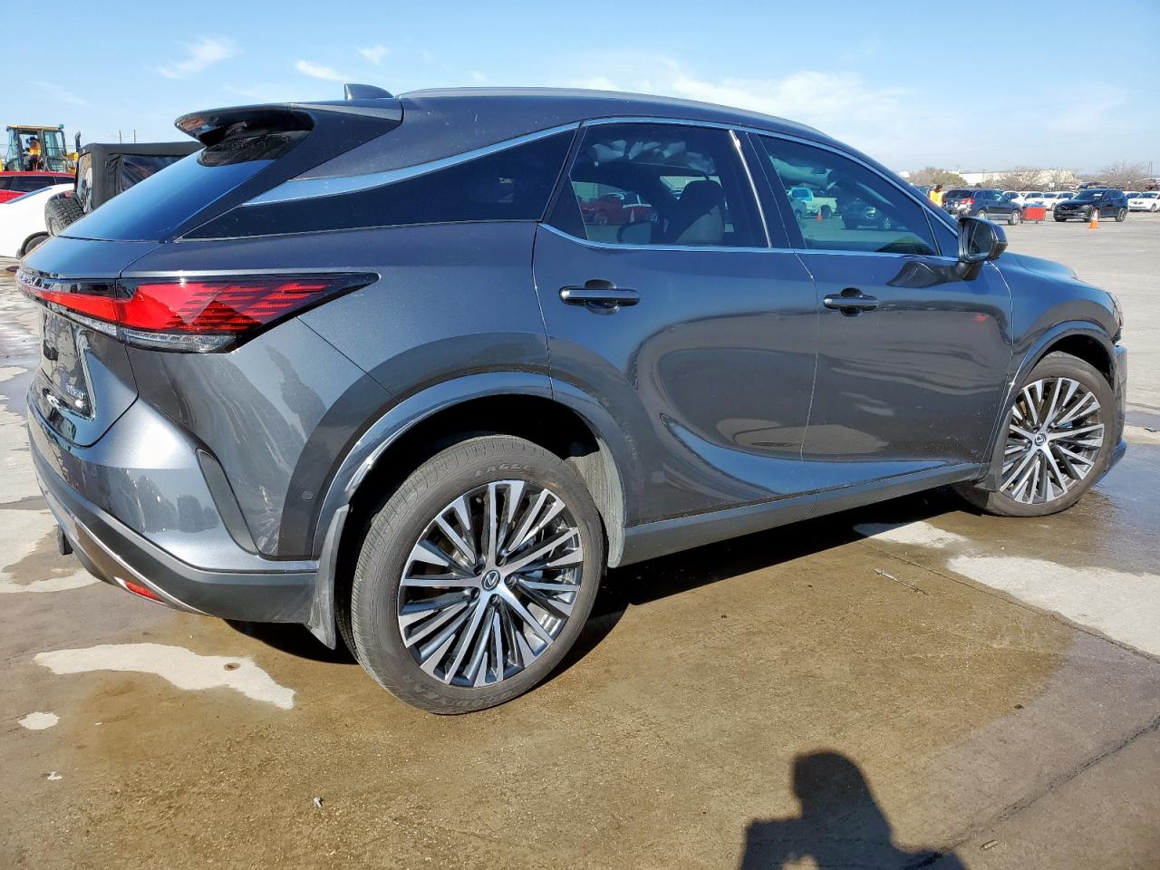 2024 Lexus RX - Image 3