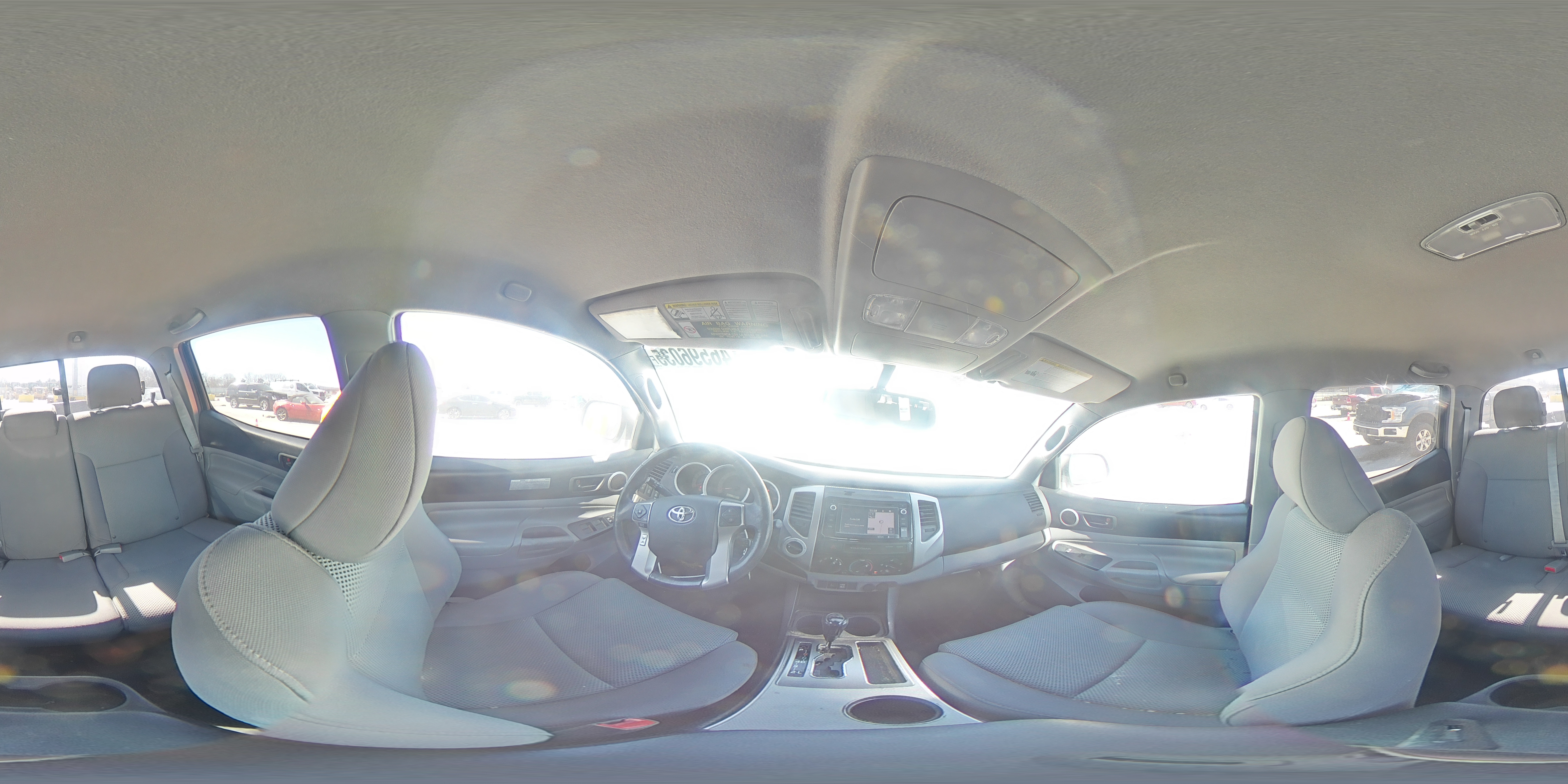 2015 Toyota Tacoma - Image 12