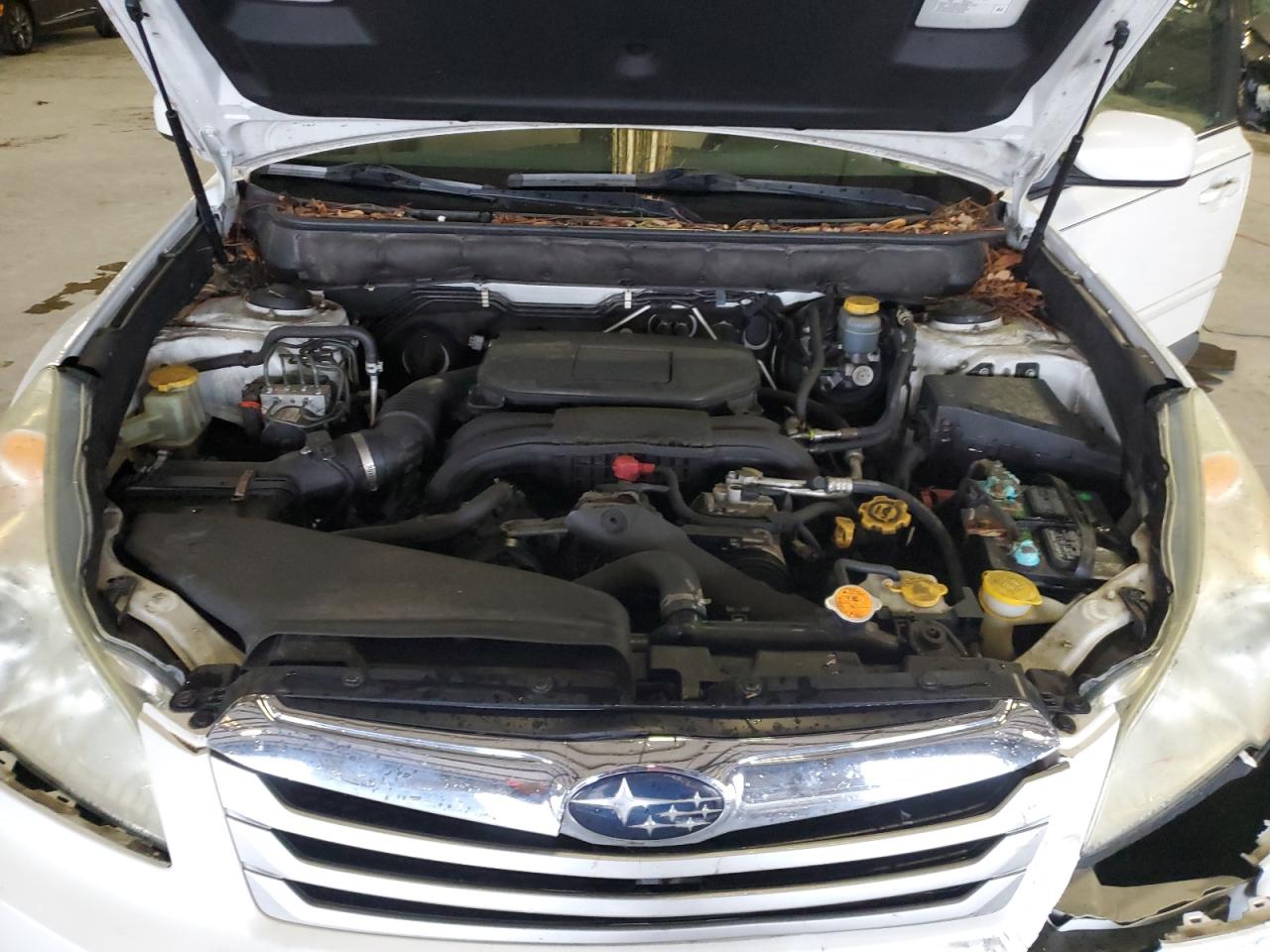 2012 Subaru Outback - Image 13