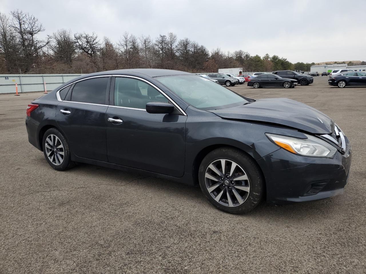 2017 Nissan Altima - Image 4