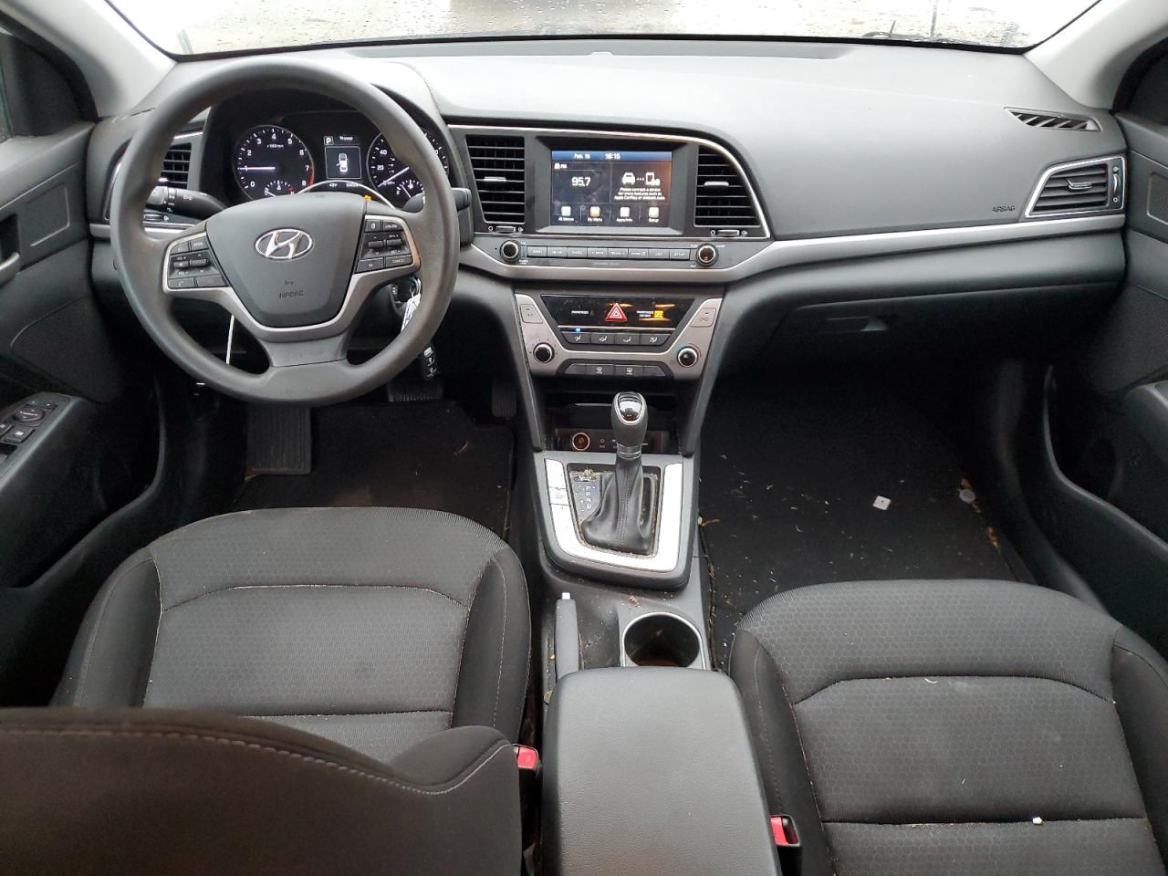 2018 Hyundai Elantra - Image 8