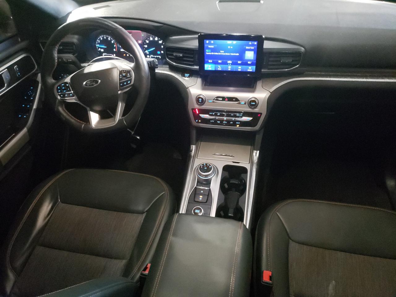 2022 Ford Explorer - Image 8