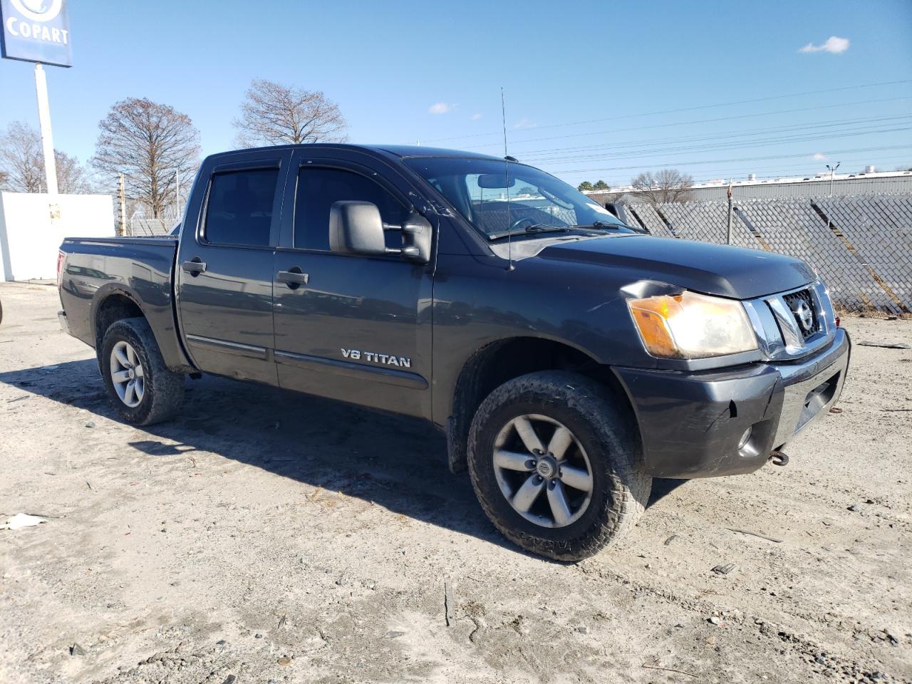 2010 Nissan Titan - Image 4