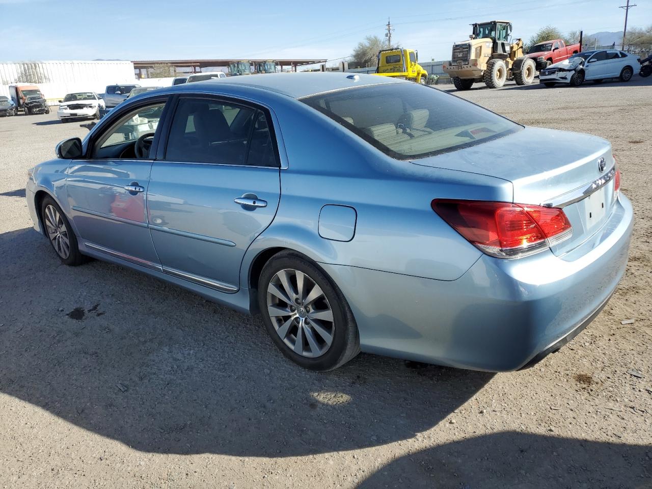 2011 Toyota Avalon - Image 2