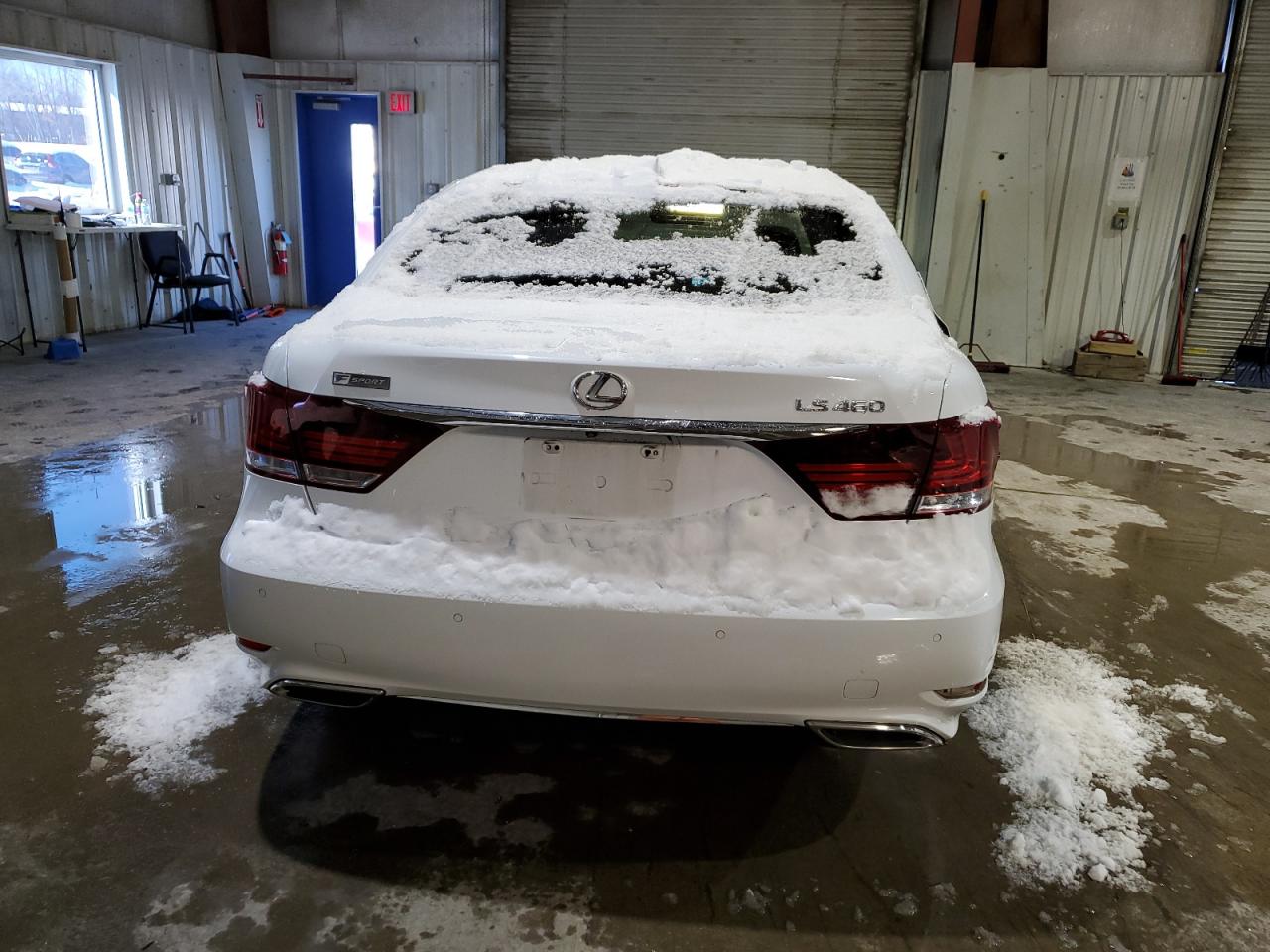2015 Lexus LS - Image 6
