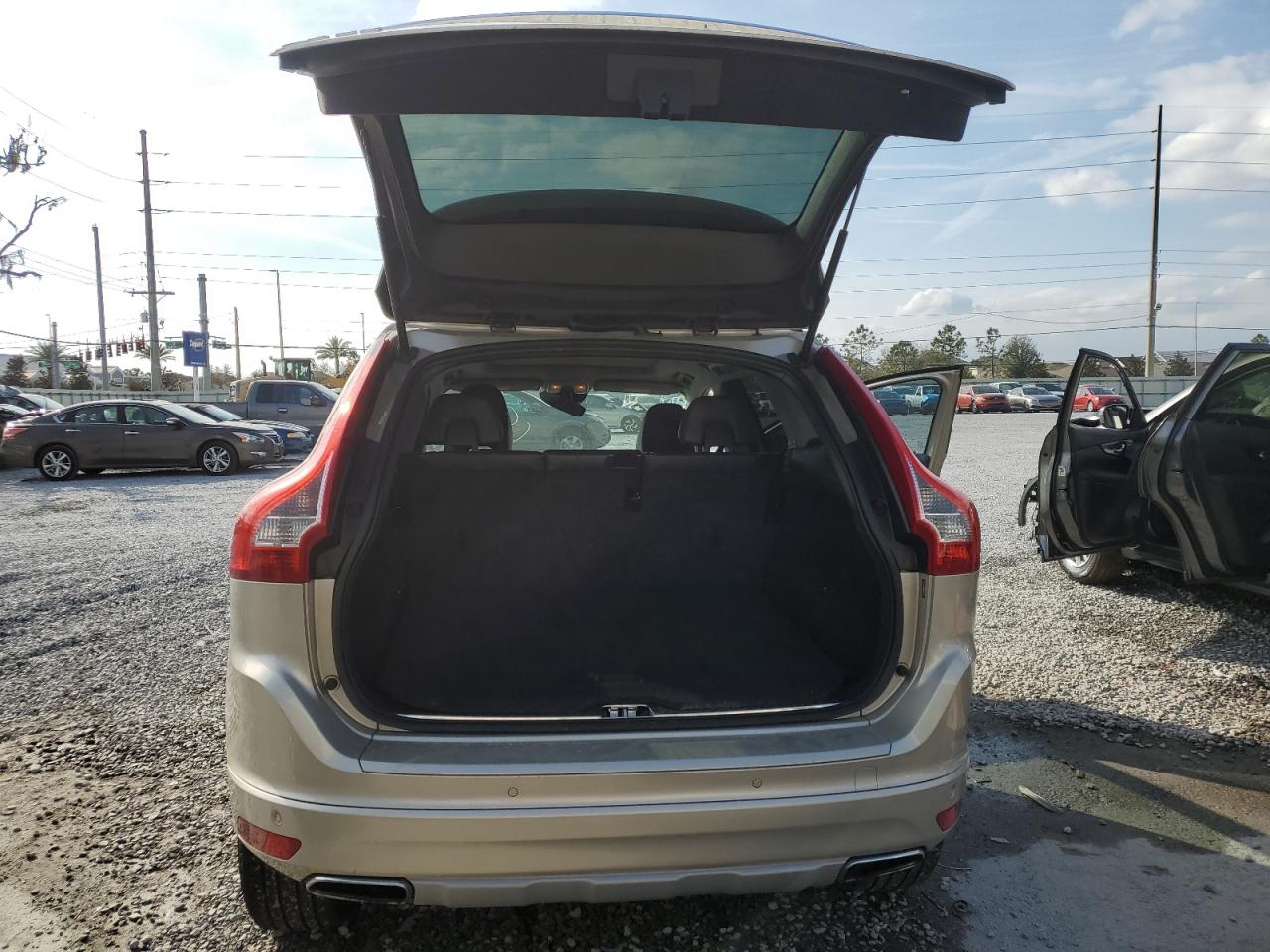 2017 Volvo Xc60 T5 Inscription VIN: YV440MDU1H2008272 Lot: 45384415