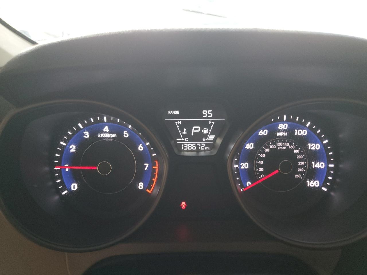 2016 Hyundai Elantra - Image 9