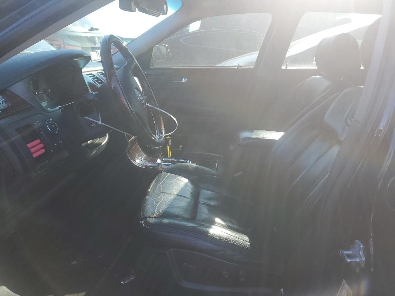 2008 Cadillac DTS - Image 7