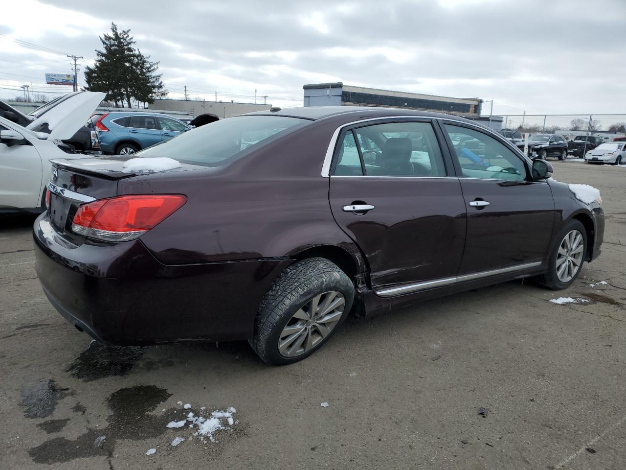 2011 Toyota Avalon - Image 3