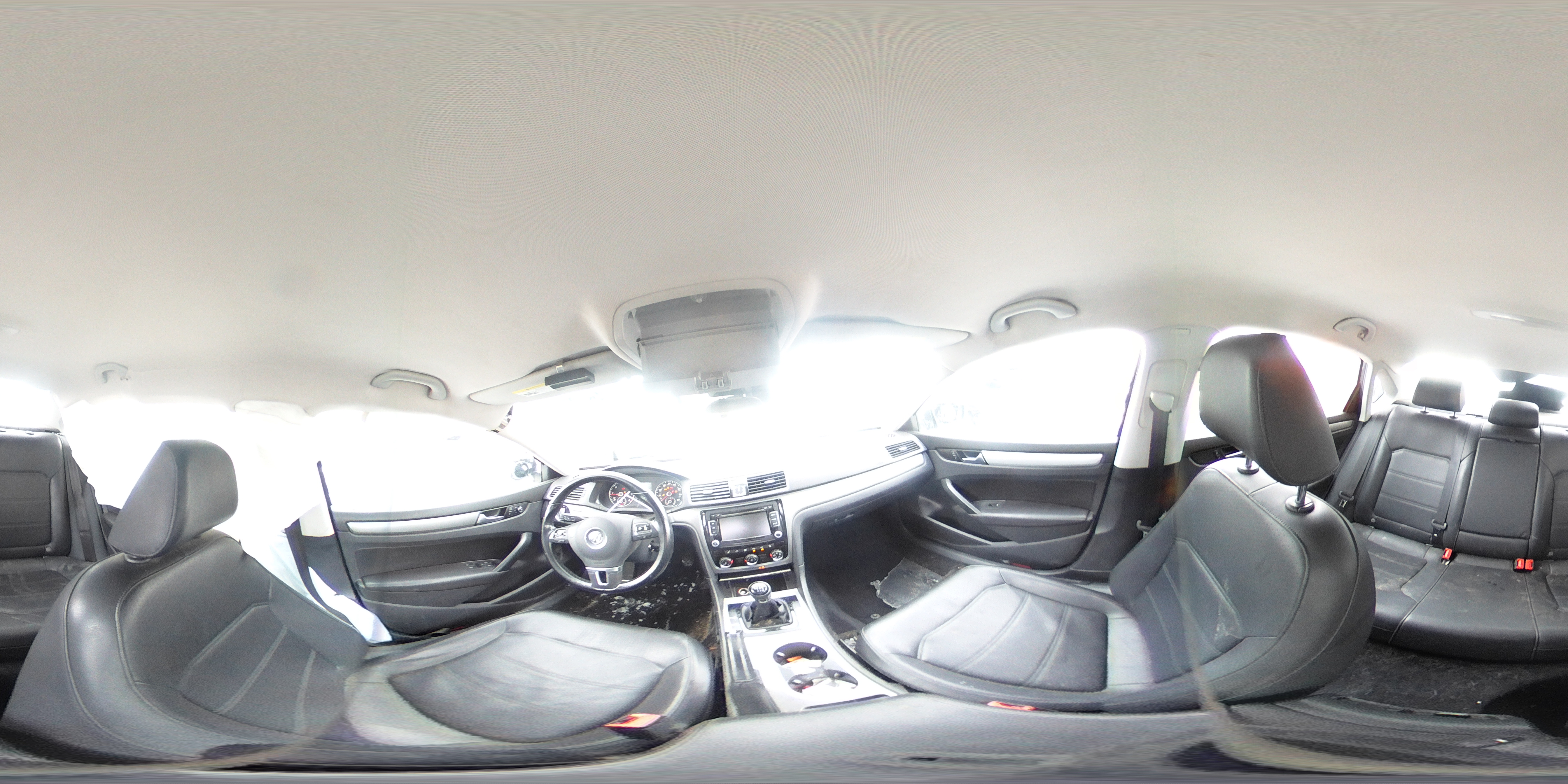 2015 Volkswagen Passat - Image 13