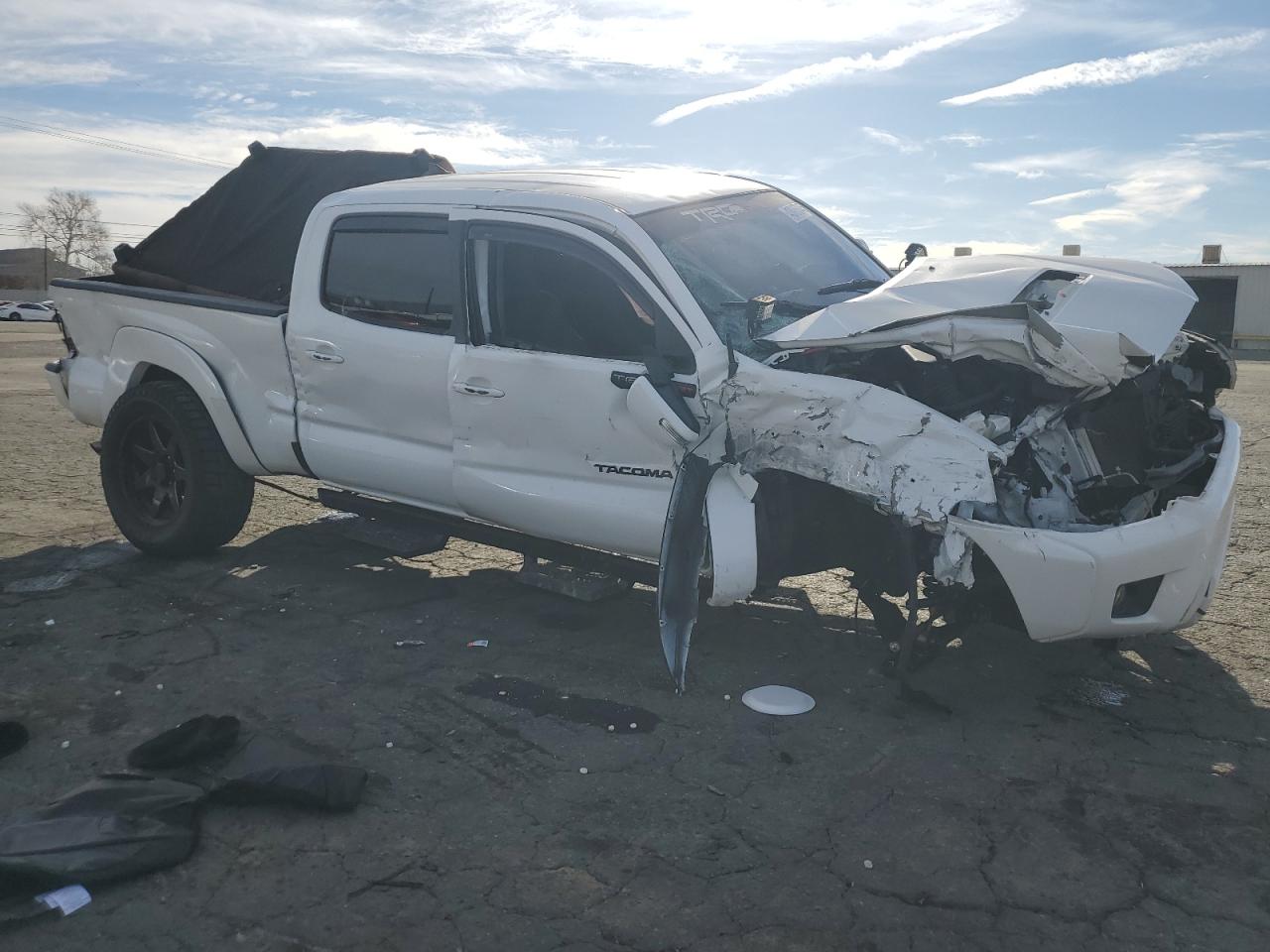 2015 Toyota Tacoma - Image 4