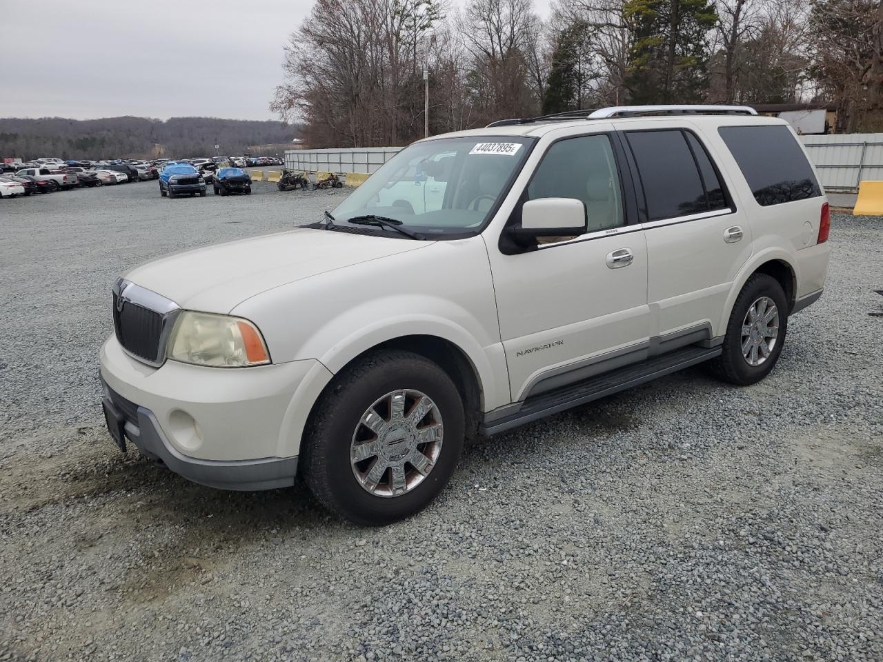 2004 Lincoln Navigator - Image 1