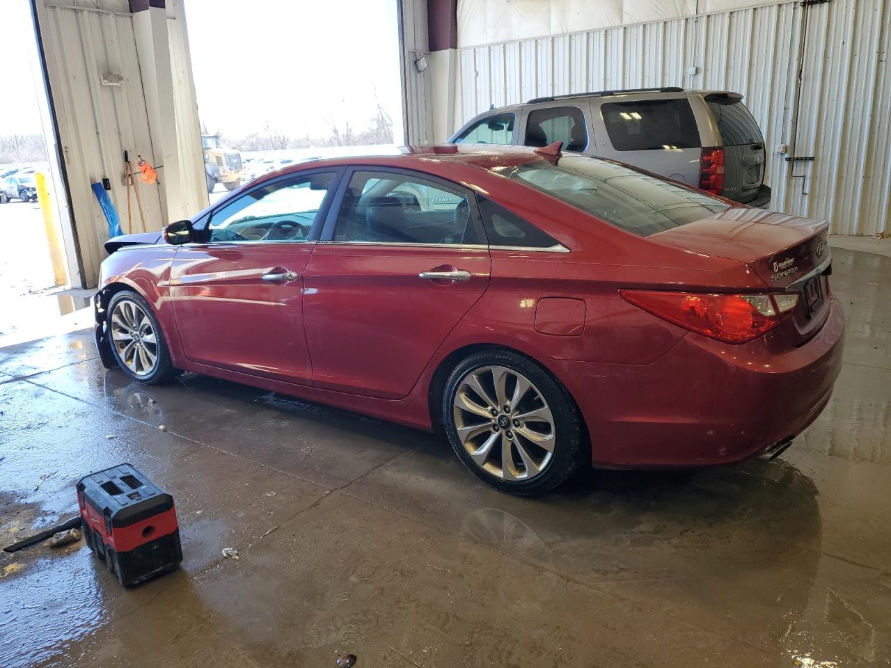 2011 Hyundai Sonata - Image 2