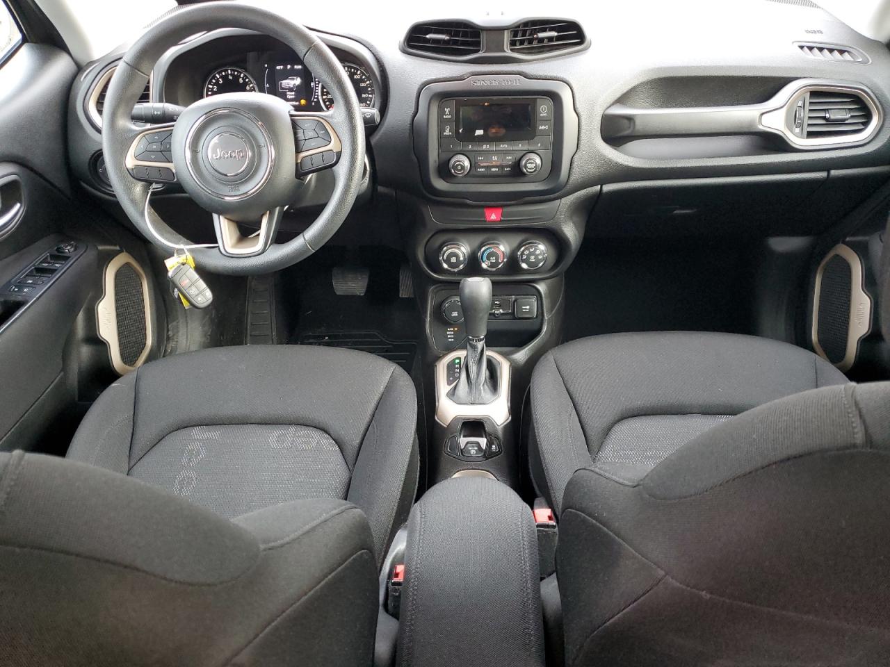 2017 Jeep Renegade - Image 8