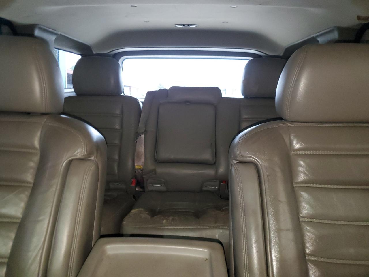 2004 Hummer H2 - Image 10