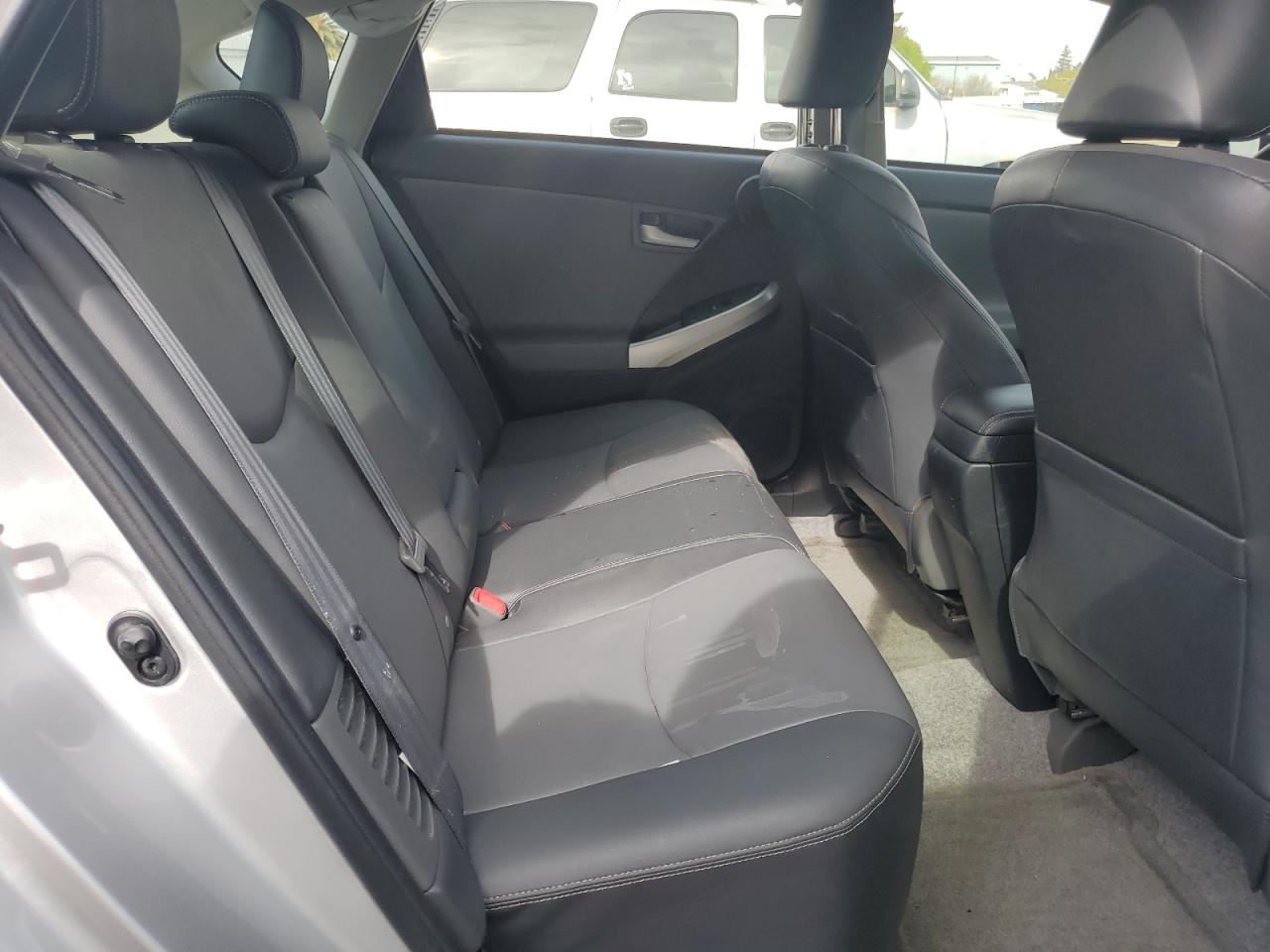2015 Toyota Prius - Image 10
