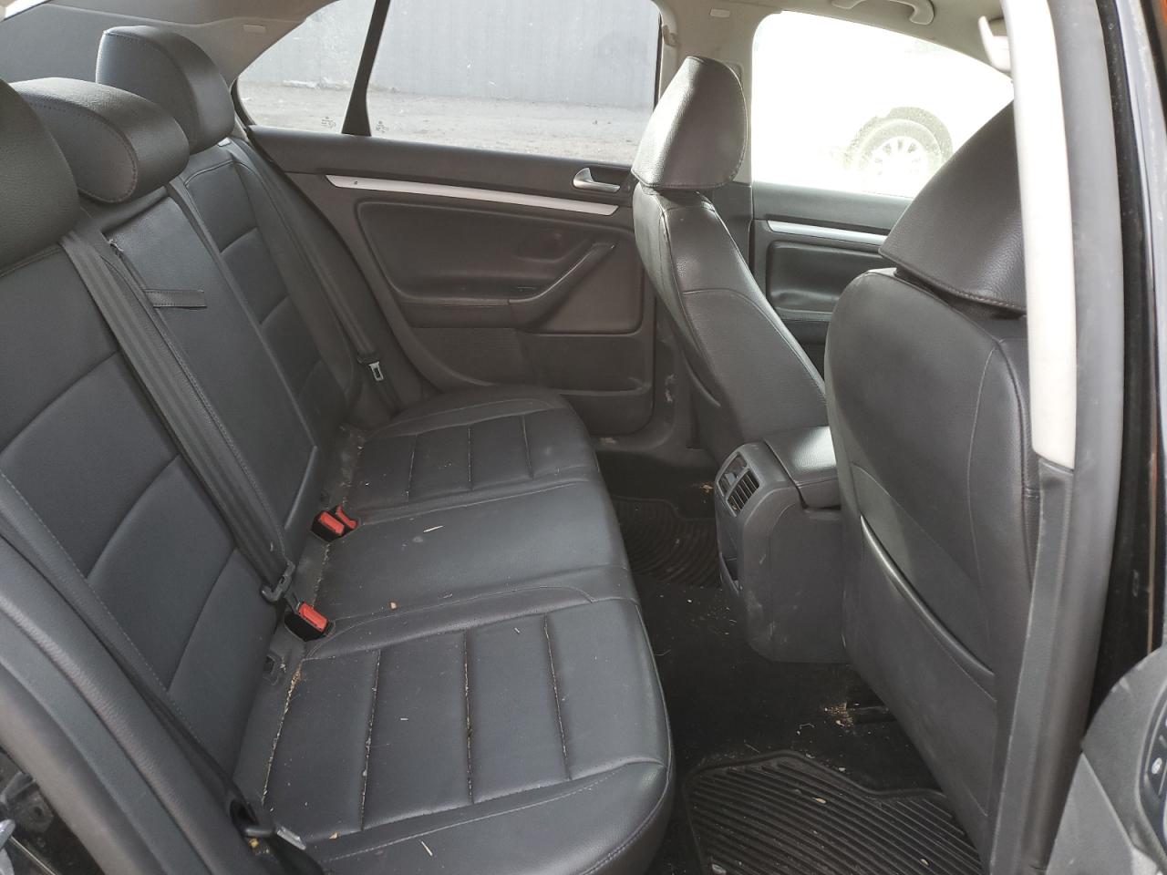 2009 Volkswagen Jetta - Image 10