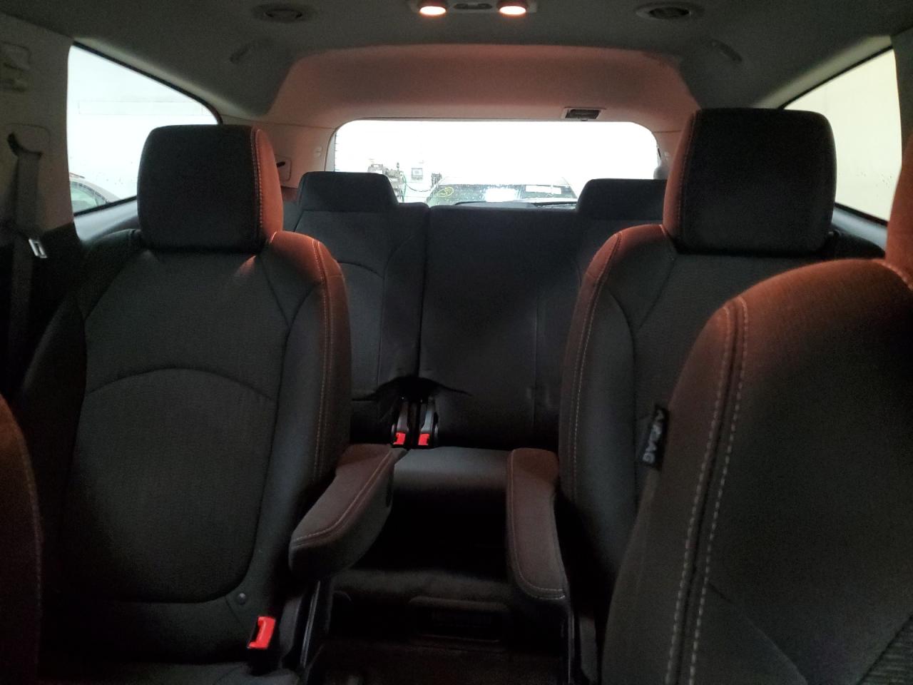 2015 Chevrolet Traverse - Image 10