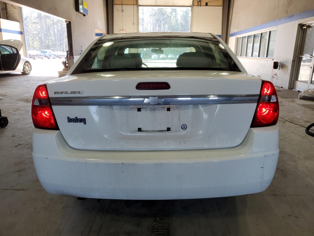 2005 Chevrolet Malibu - Image 6