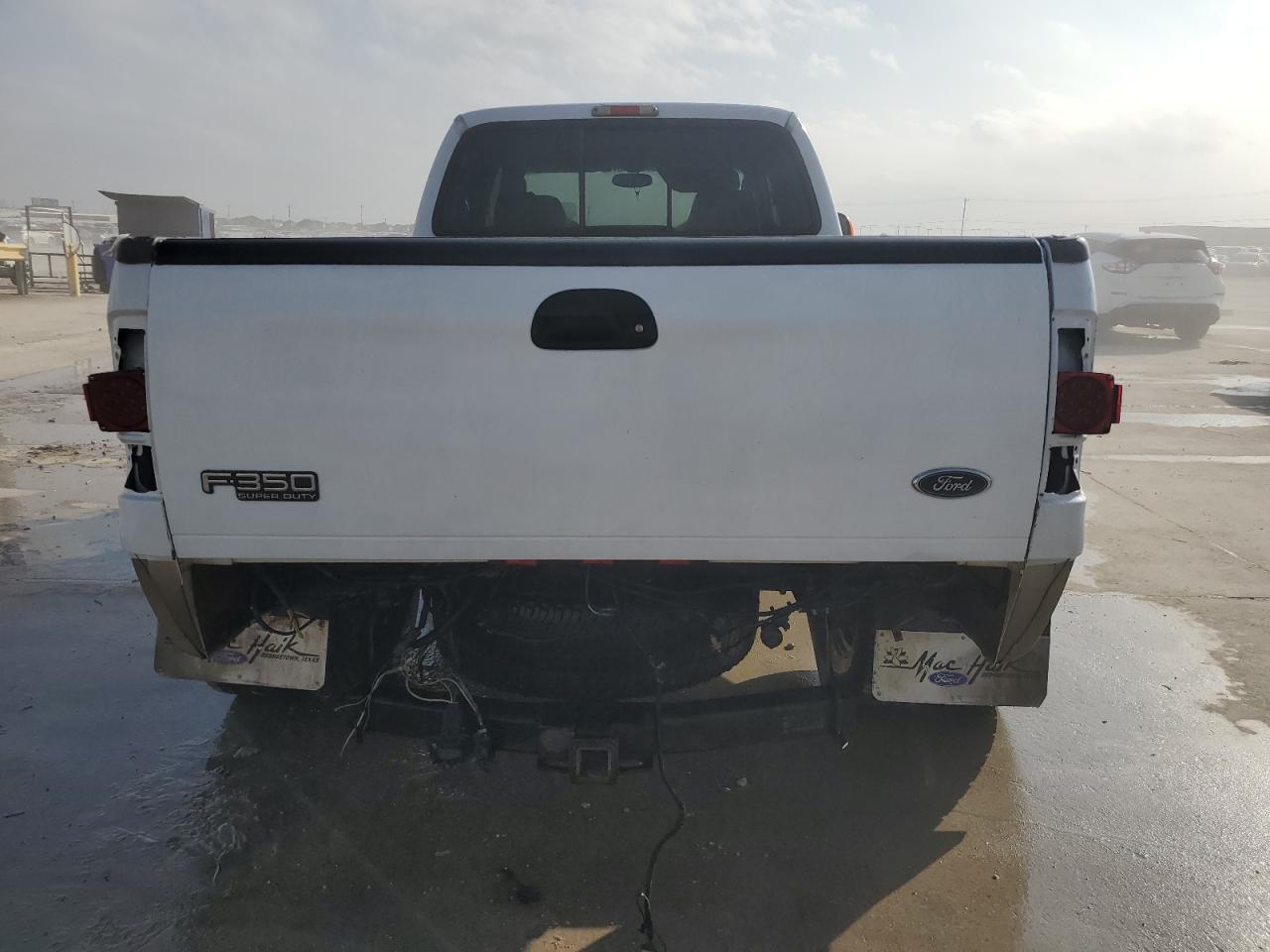 2005 Ford F350 - Image 6