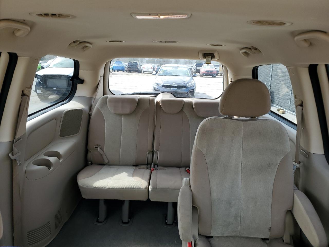 2014 Kia Sedona - Image 10