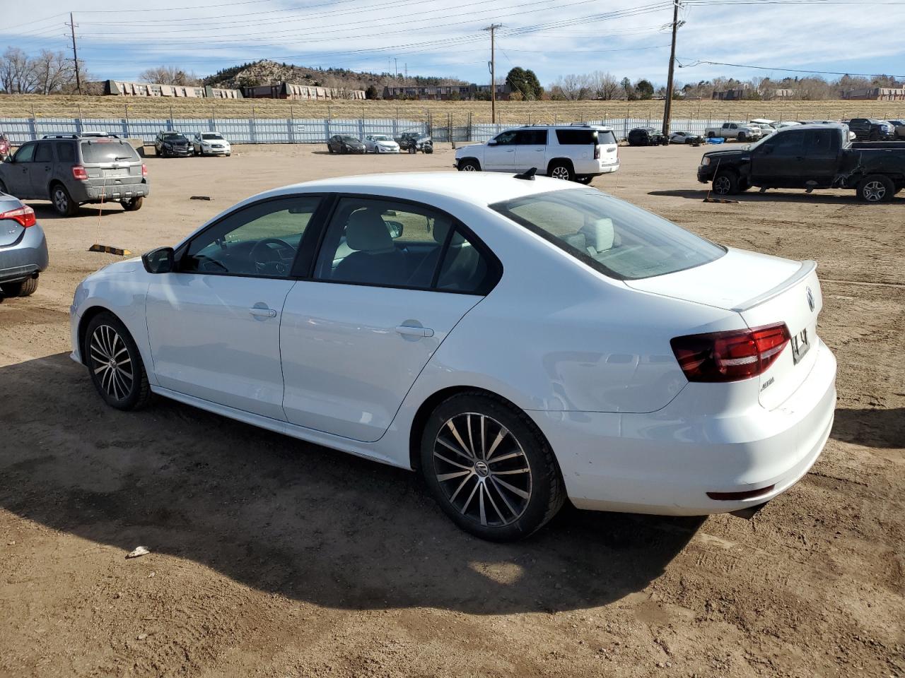 2016 Volkswagen Jetta - Image 2