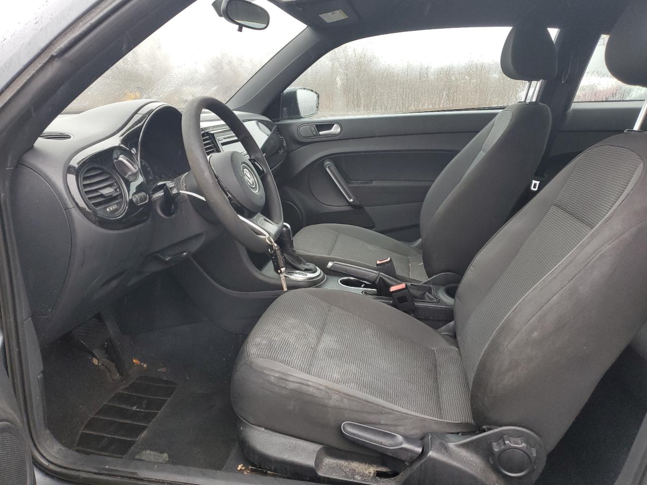 2012 Volkswagen Beetle - Image 7