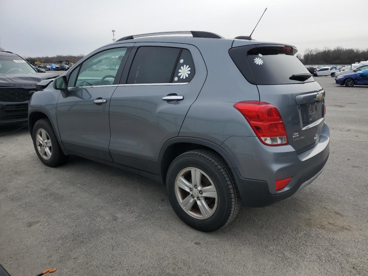 2019 Chevrolet Trax - Image 2