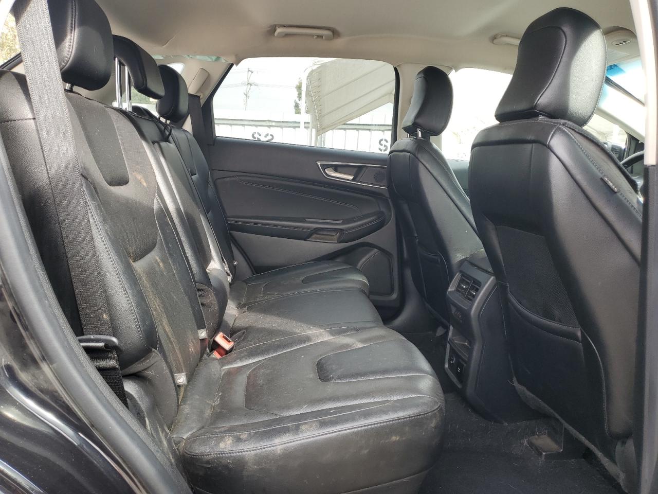 2022 Ford Edge - Image 11