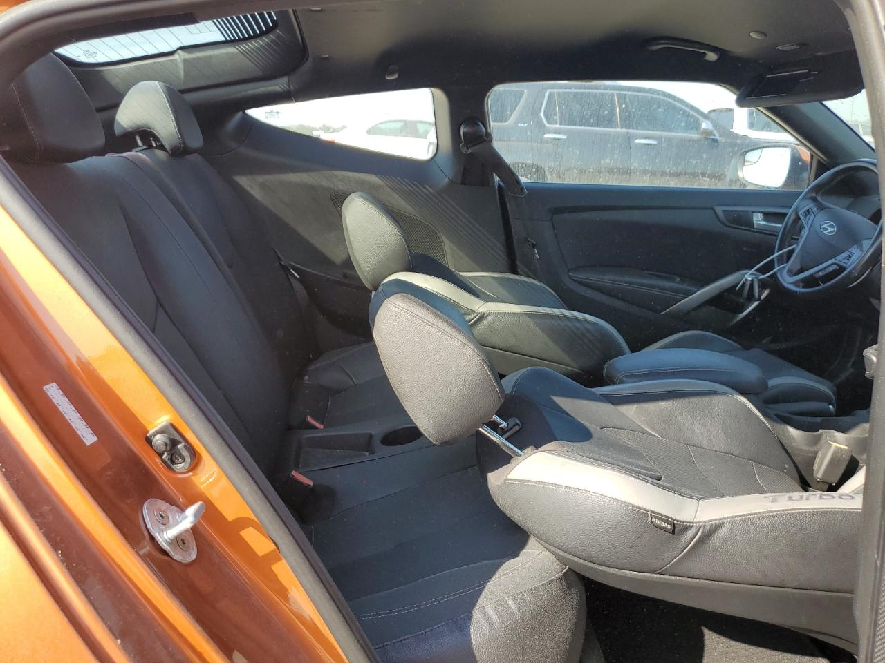 2016 Hyundai Veloster - Image 10