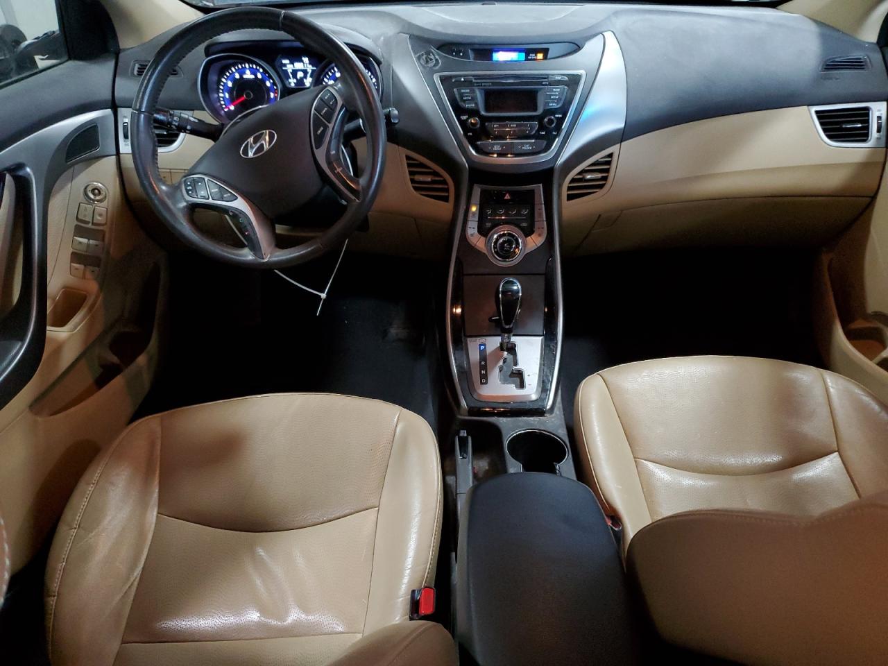 2013 Hyundai Elantra - Image 8