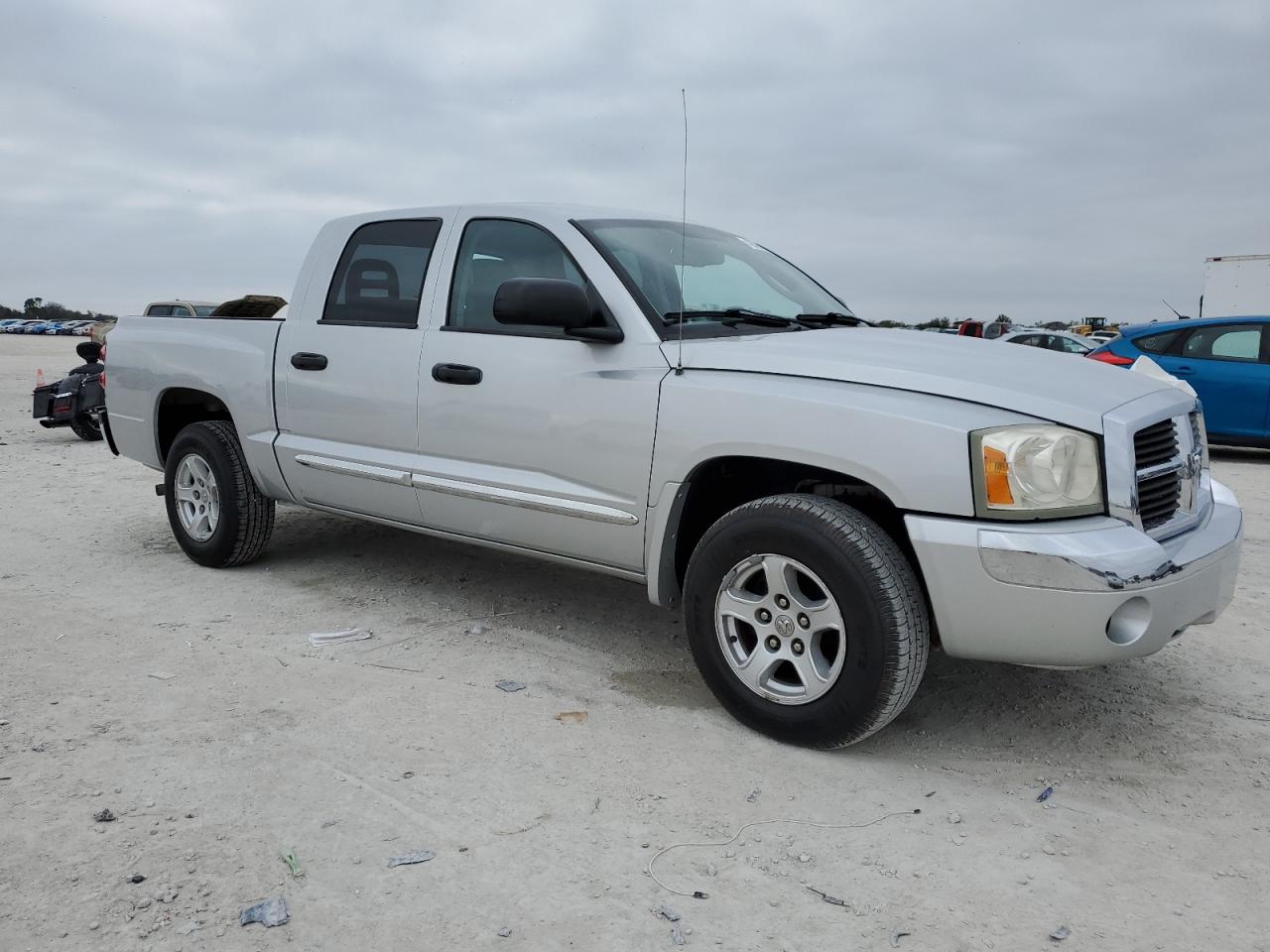 2006 Dodge Dakota - Image 4