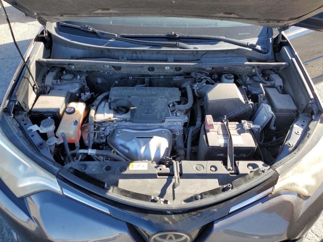 2018 Toyota RAV 4 - Image 12