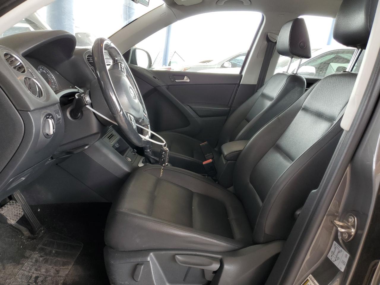 2016 Volkswagen Tiguan - Image 7