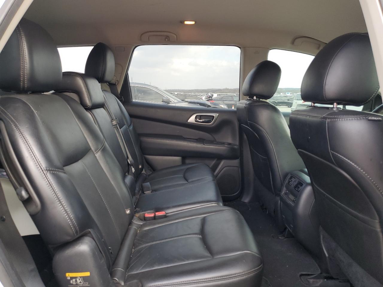 2014 Nissan Pathfinder - Image 11