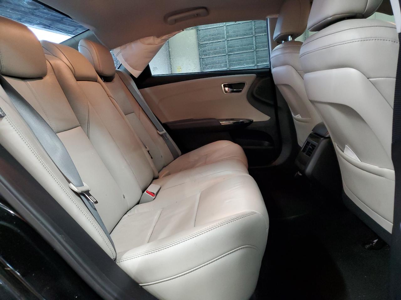2015 Toyota Avalon - Image 11