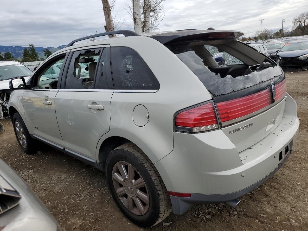 2007 Lincoln MKX - Image 2
