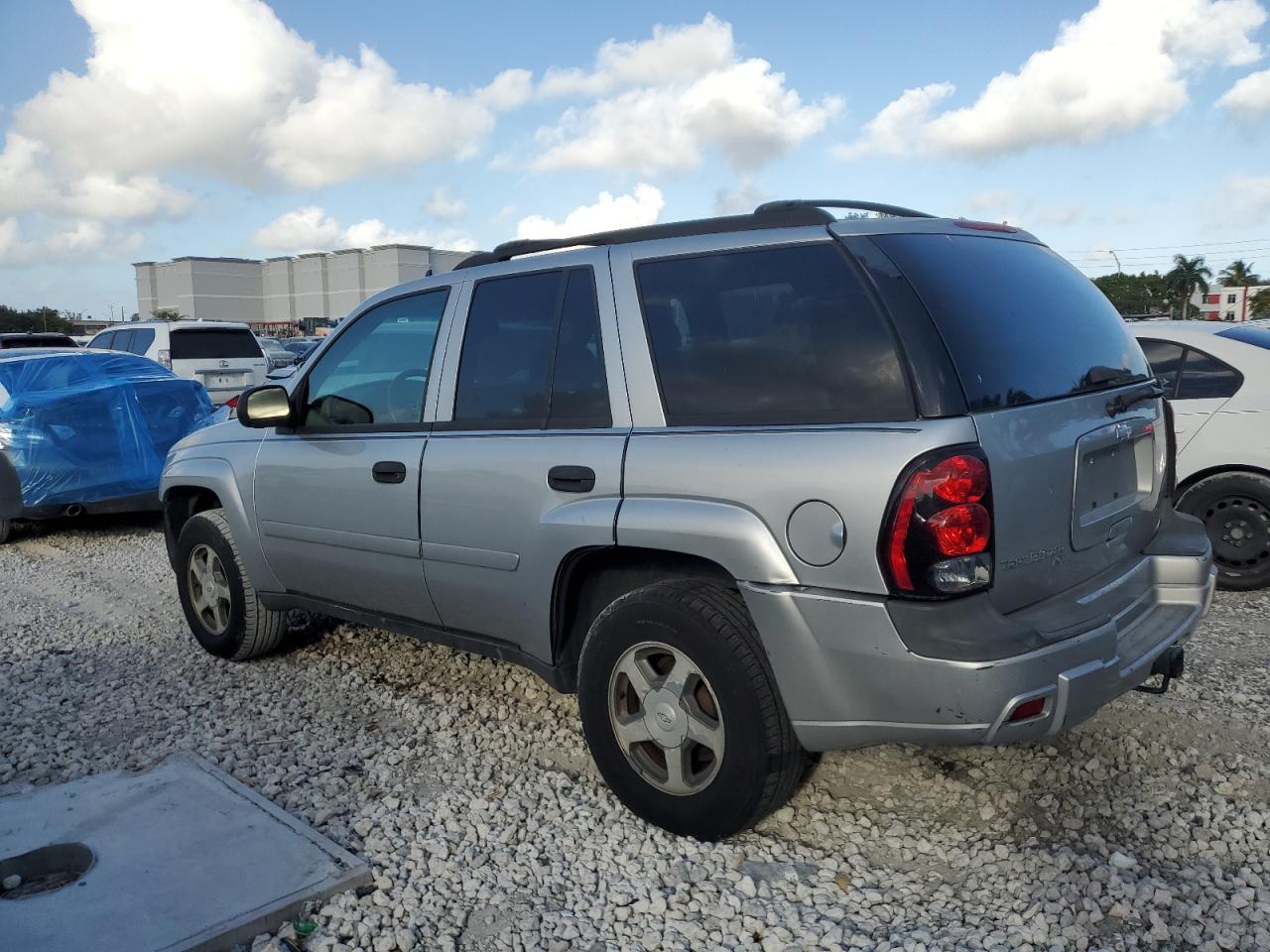 2006 Chevrolet TrailBlazer - Image 2