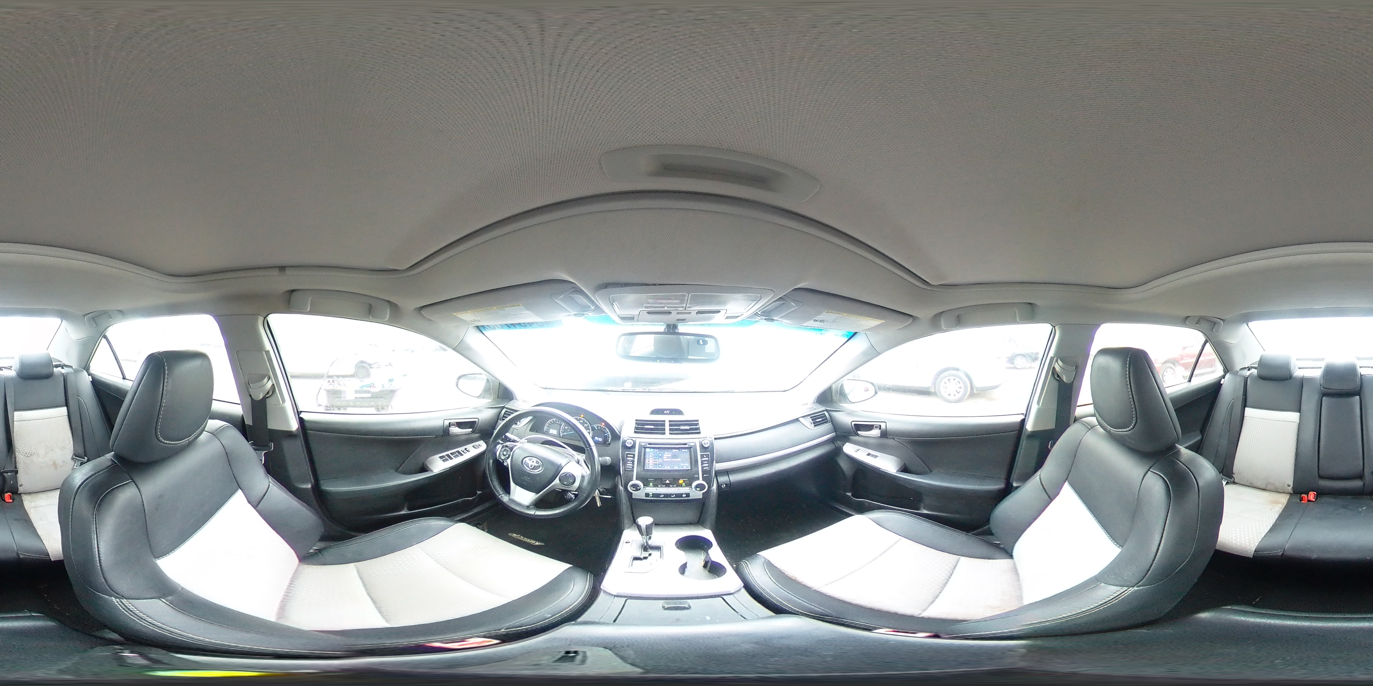 2013 Toyota Camry - Image 13