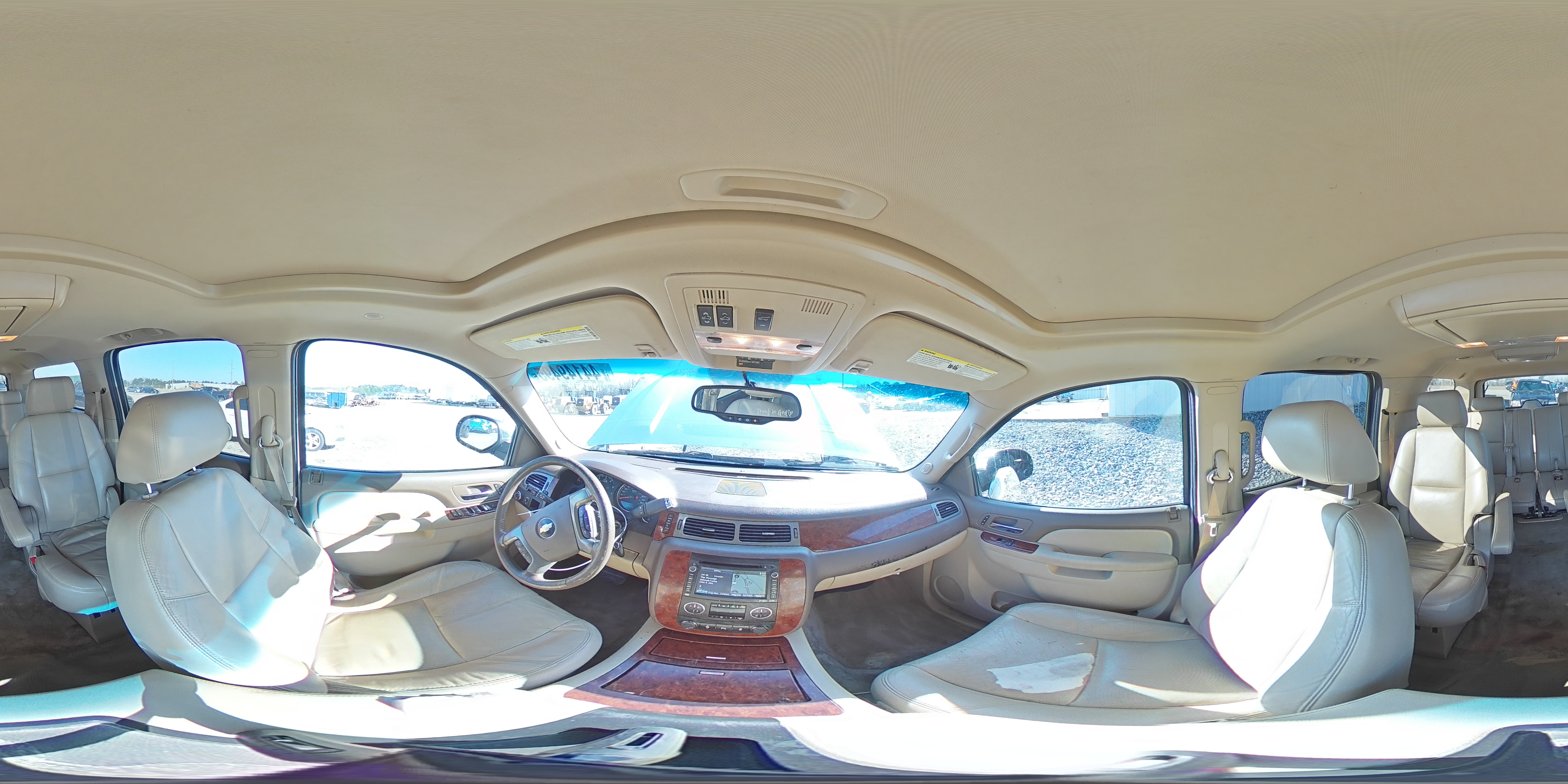2012 Chevrolet Suburban - Image 15