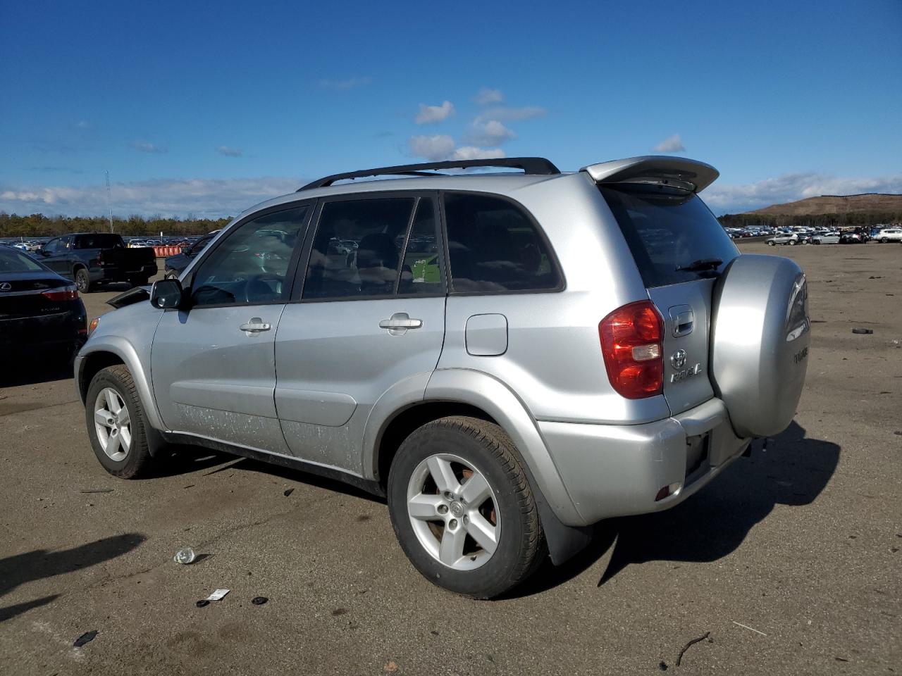 2005 Toyota RAV 4 - Image 2
