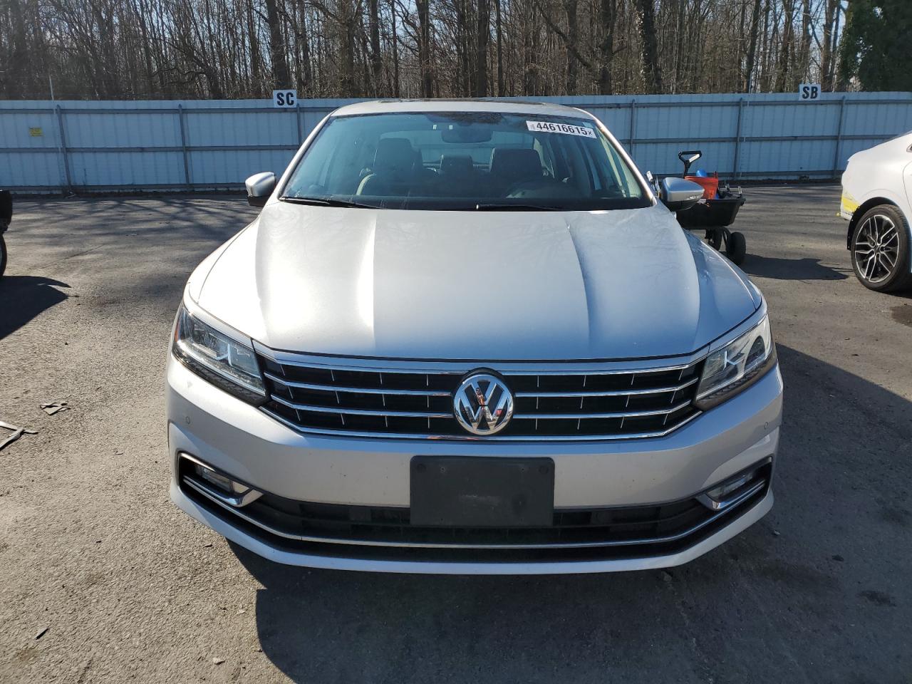 2017 Volkswagen Passat - Image 5