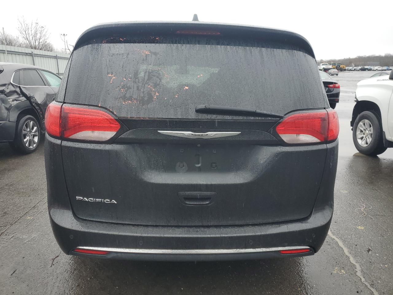 2017 Chrysler Pacifica - Image 6