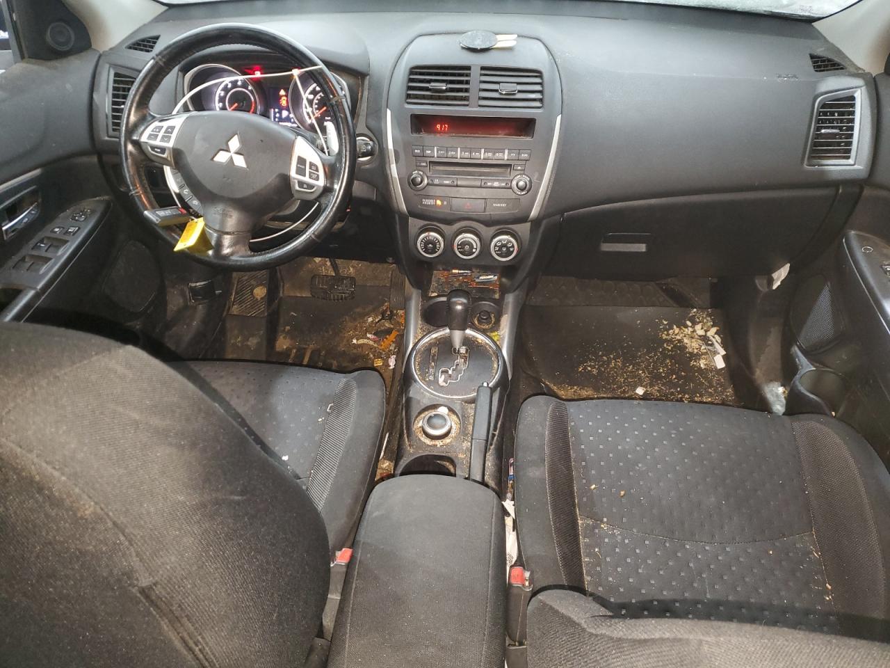 2011 Mitsubishi Outlander - Image 8