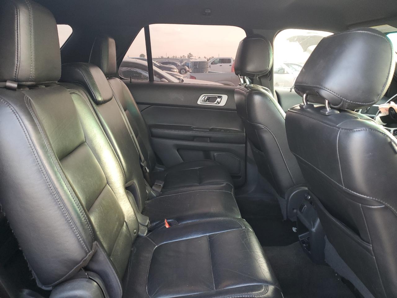 2011 Ford Explorer - Image 11