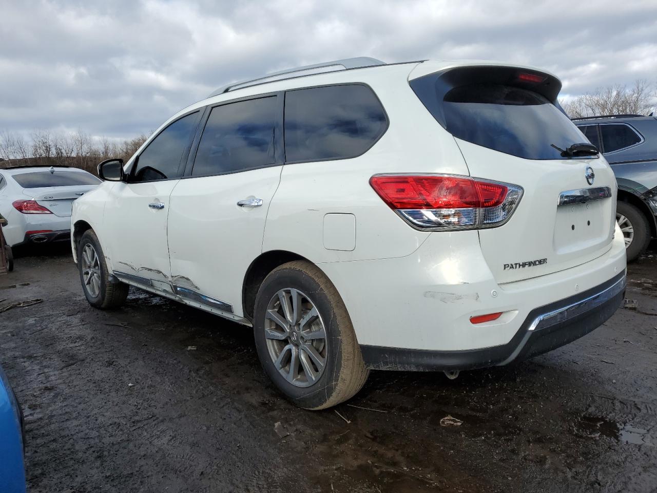 2013 Nissan Pathfinder - Image 2