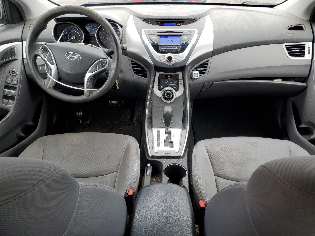 2012 Hyundai Elantra - Image 8